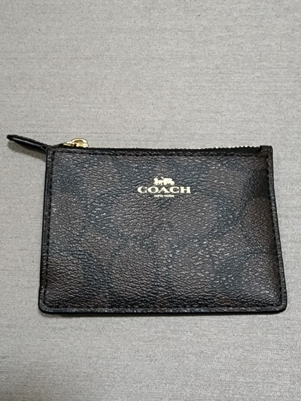 COACH NWT CARD, MONEY, KEY CHAIN CASE  BROWN AND BLACK LOGO PRINT